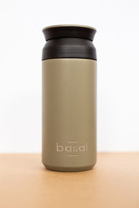 SPILL-PROOF TRAVEL MUG