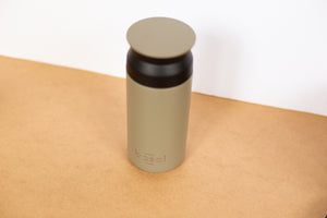 SPILL-PROOF TRAVEL MUG